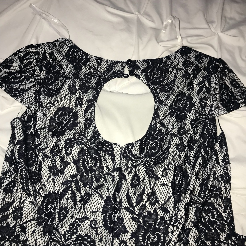 Dress - Picture 4 of 5